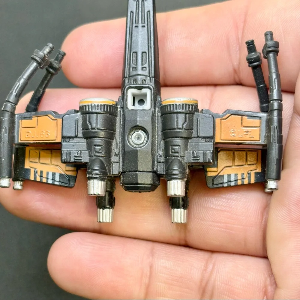 Hot Wheels Black Star Wars X-Wing Fighter Poe Dameron Ship Starship‎ Toy